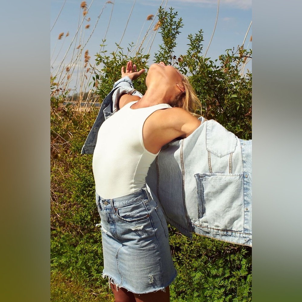 Levi’s Ribcage Denim Skirt